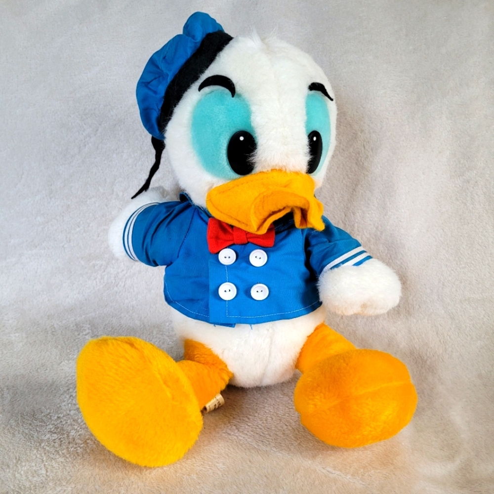 Vintage Japanese exclusive Disney's Donald Duck 15" plush toy